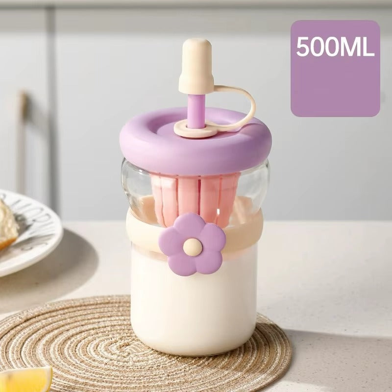 500ml Glass cup (flower-shaped), stylish on-the-go straw cup, cold brew coffee cup, beverage cup with lid and straw, 17 oz/500ml capacity, twinset, suitable for home or office use